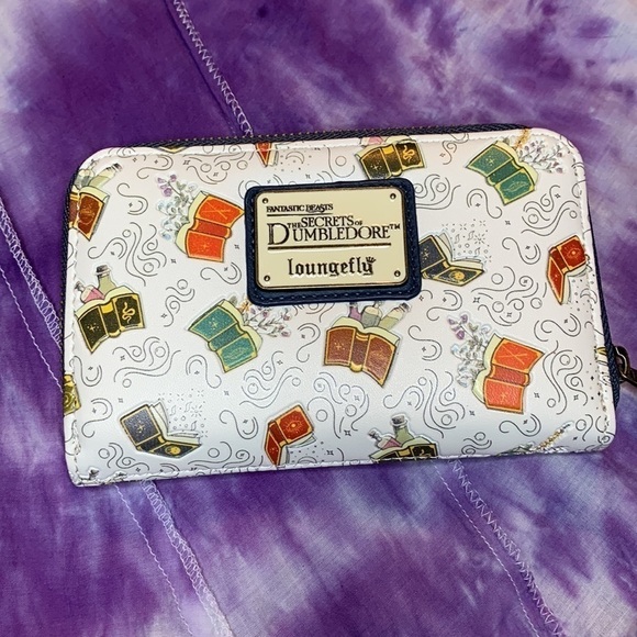 NWT Loungefly Fantastic Beasts The Secrets of Dumbledore Purse and Wallet - Picture 6 of 8